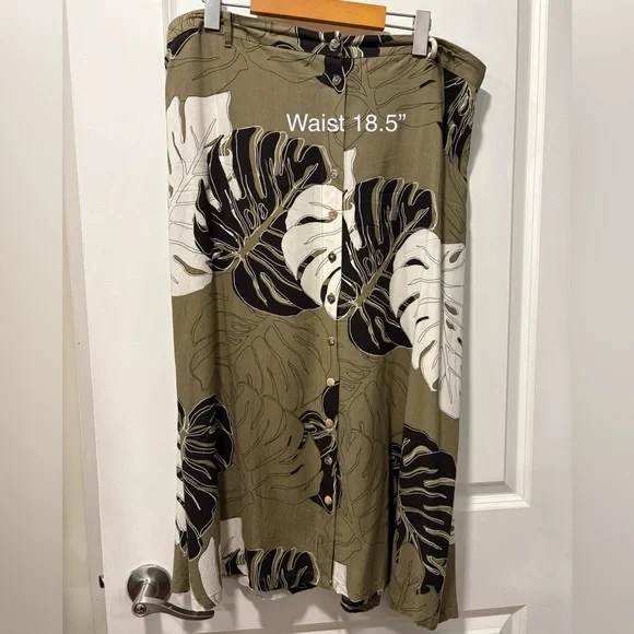 🍒 Blue Sky Monstera Leaf A-Line Skirt - Picture 2 of 4